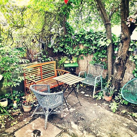 Flat In Historic Villa With Your Own Private Garden, Near City Park Budapest Exteriör bild