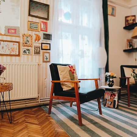 Flat In Historic Villa With Your Own Private Garden, Near City Park Budapest Exteriör bild