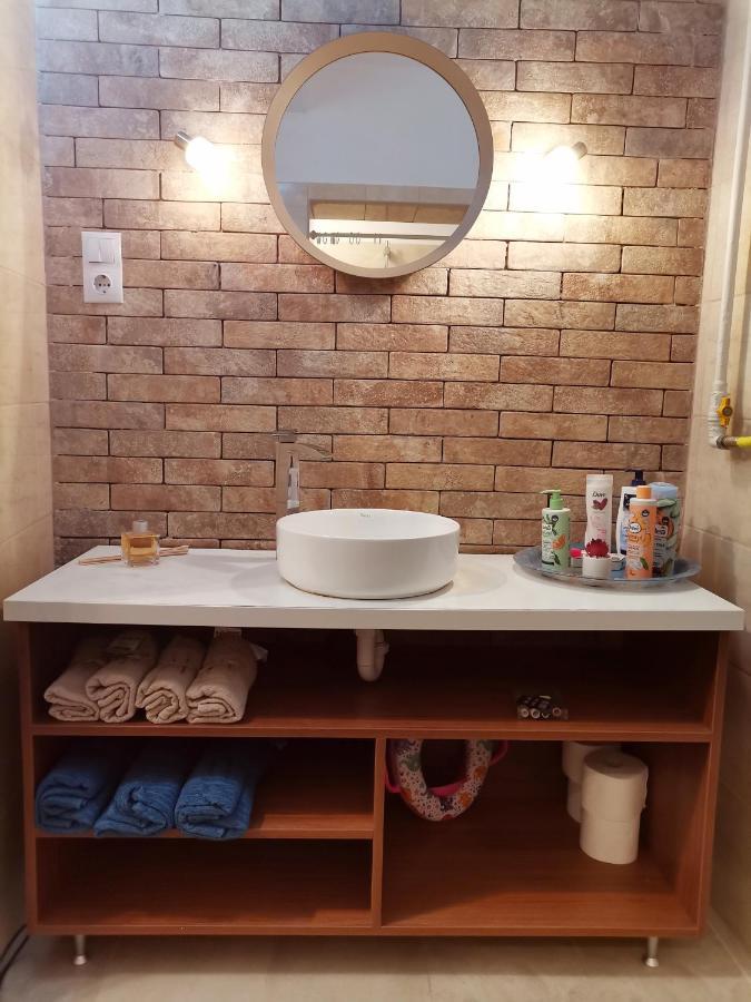 Flat In Historic Villa With Your Own Private Garden, Near City Park Budapest Exteriör bild